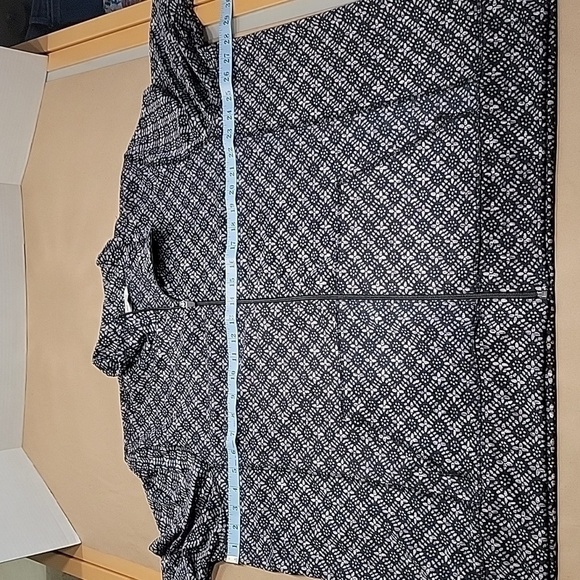 Coldwater Creek, Size Unknown Black Gray Patterned Athletic Jacket, Front Zipper - Picture 5 of 10
